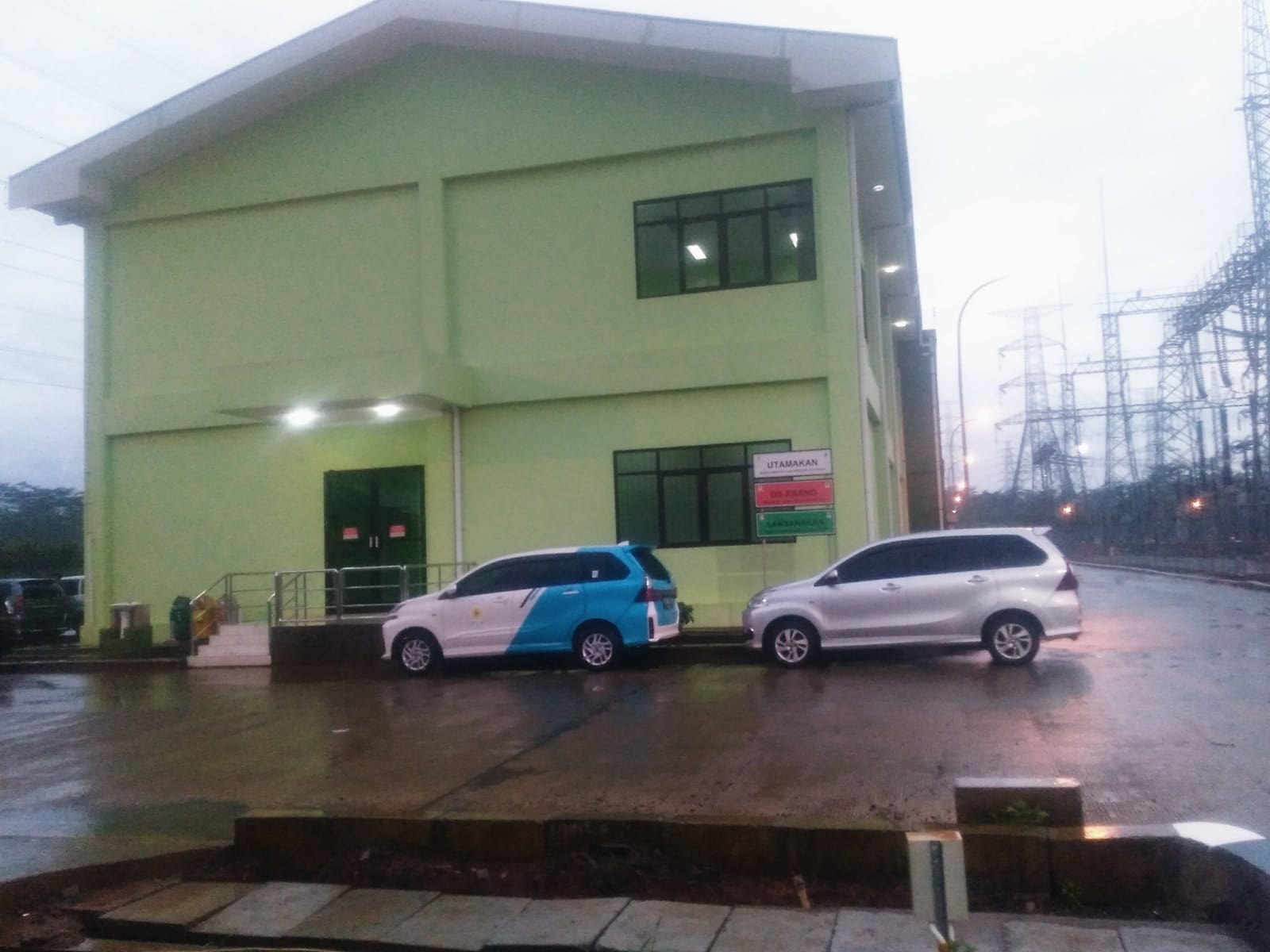 Gambar mobil yang disewakan oleh PT. Saba Pratama